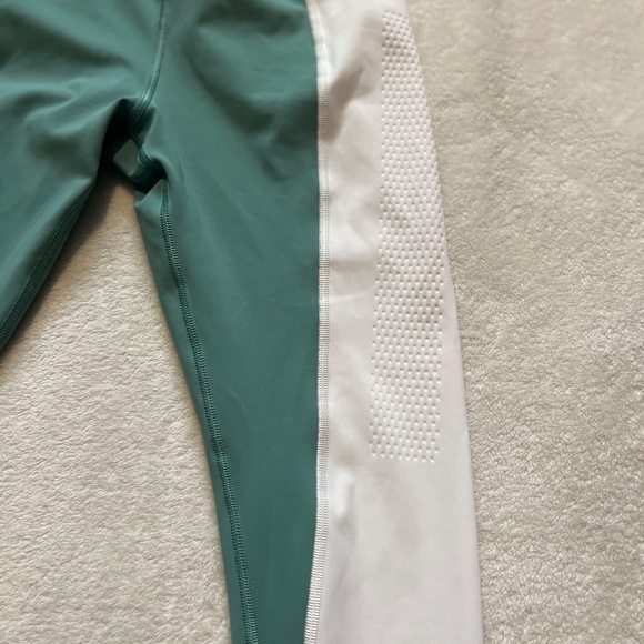 ASICS Floral Leggings - Picture 7 of 13